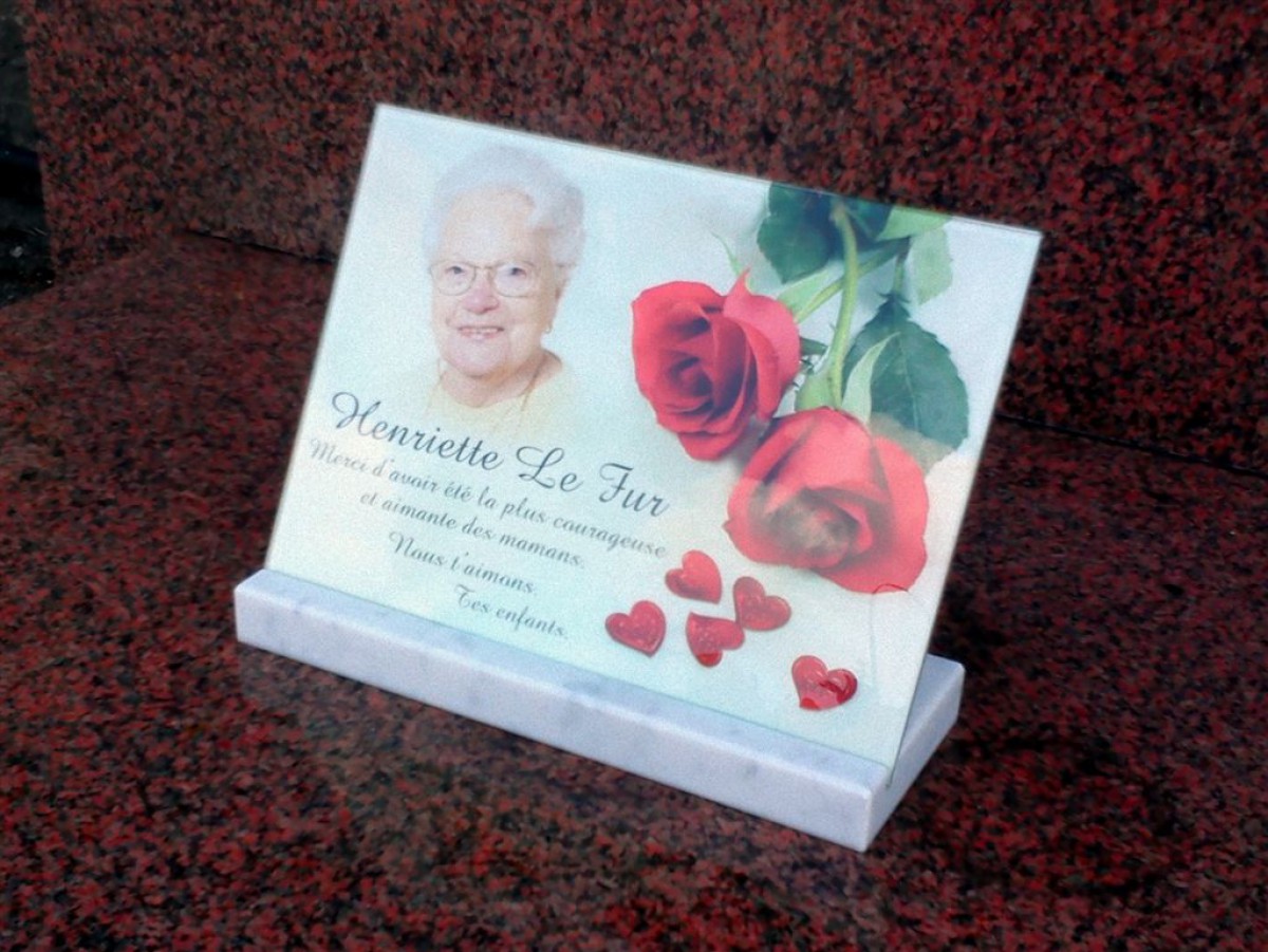 ARTICLES FUNERAIRES